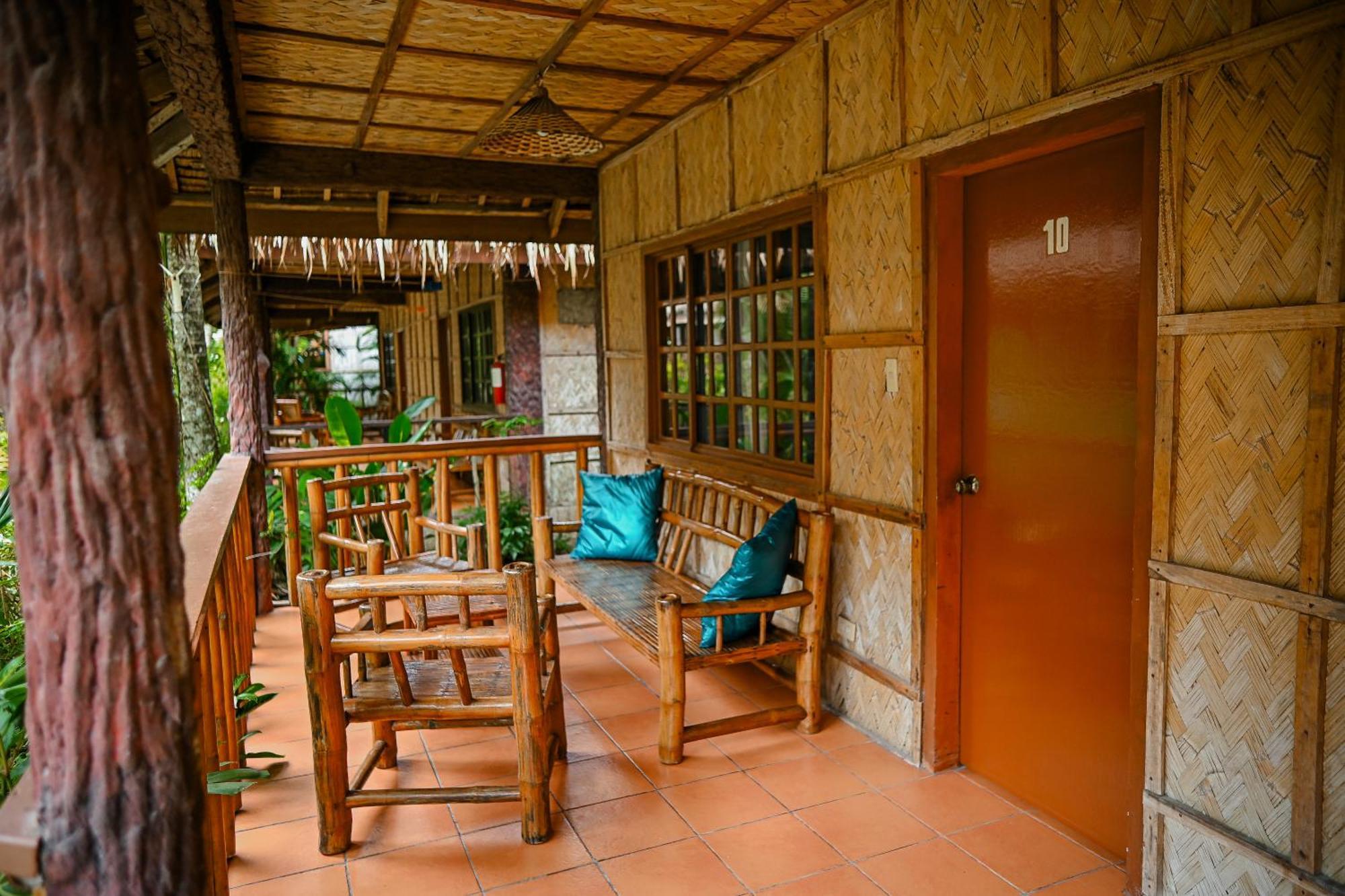 Garden Of Eden Dive Resort Puerto Galera Bagian luar foto